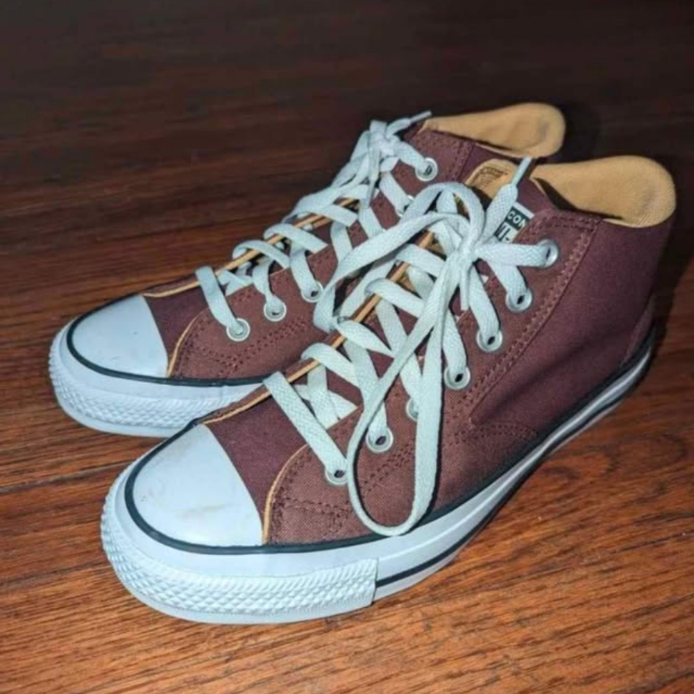 Men's brown converse size 7.5